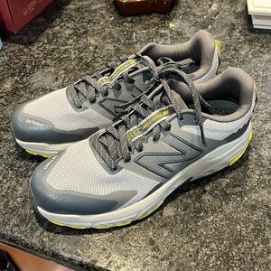 Men’s New Balance sneakers